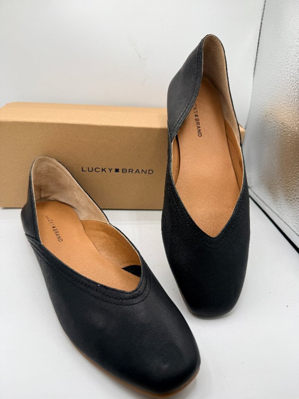 Lucky Brand Black Leather V-Cut Flats with Tan Insoles